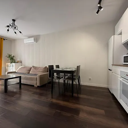 Green Apartments Krakow Διαμέρισμα *